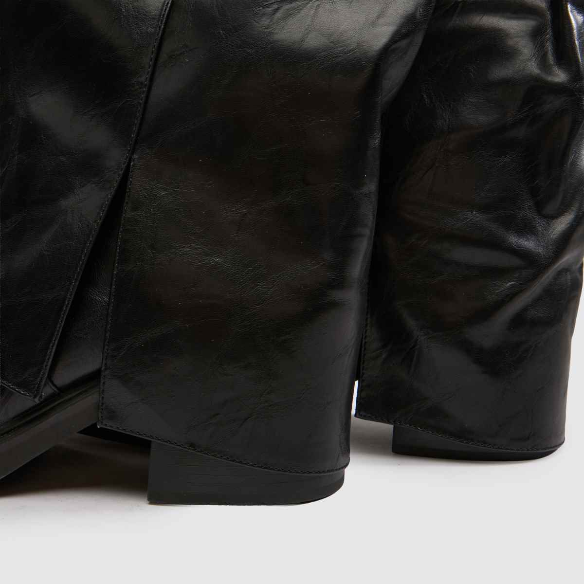 SIMMI Lowella Knee in Black SIMMI Lowella Knee 7