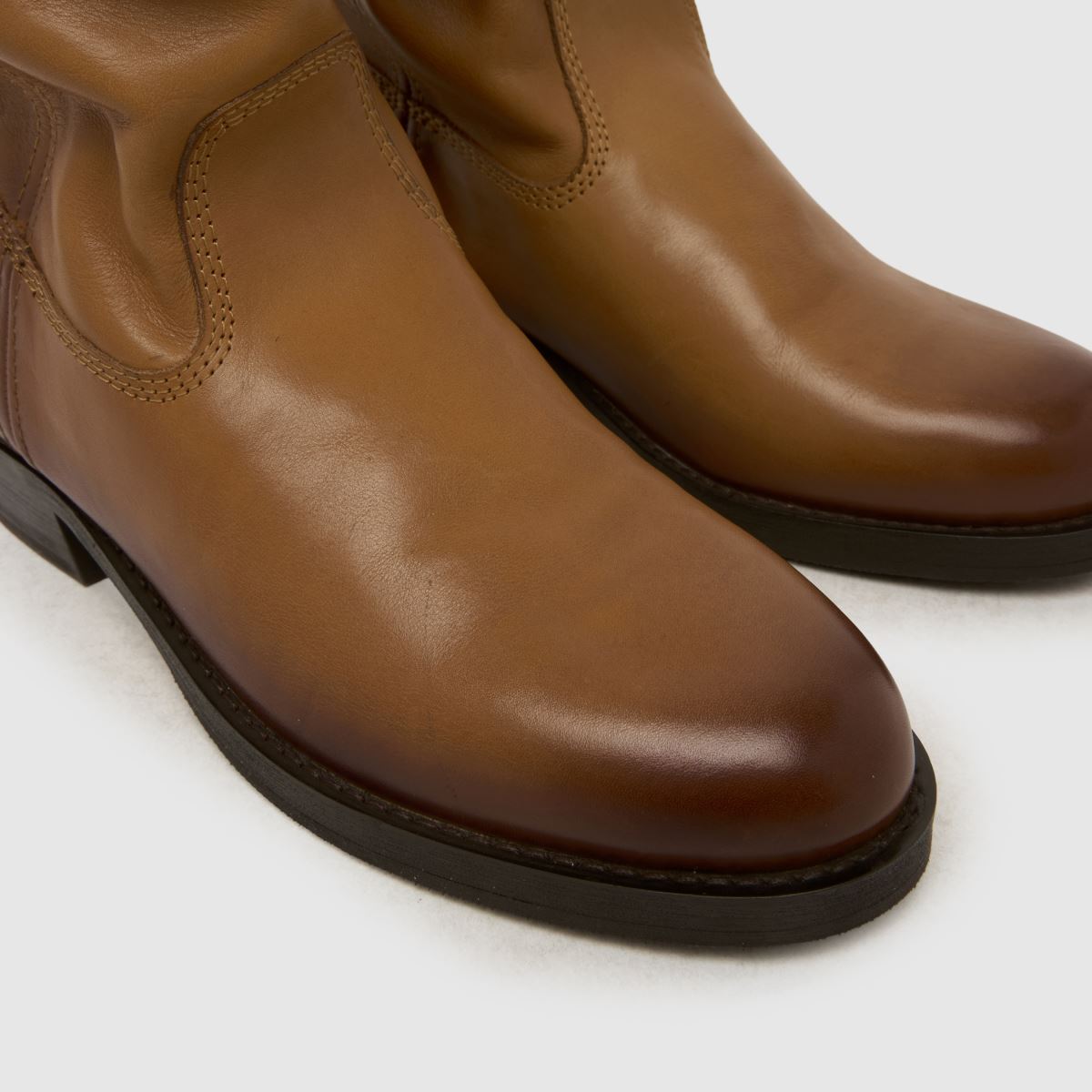 schuh Dublin Leather Slouch in Tan schuh Dublin Leather Slouch 4