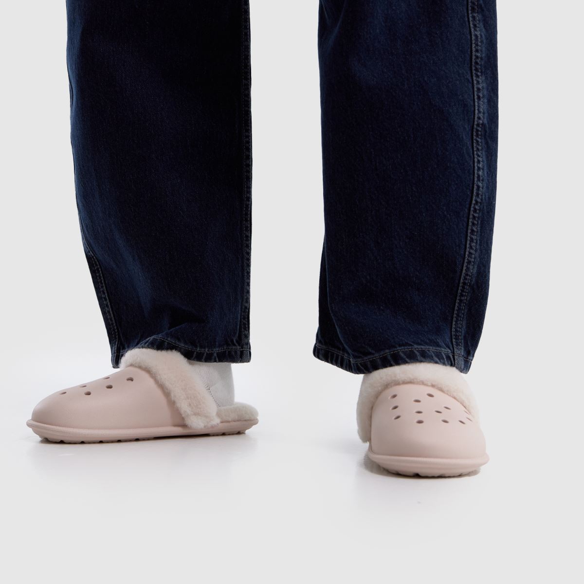 Crocs Classic Fuzz in Pale Pink Crocs Classic Fuzz 8