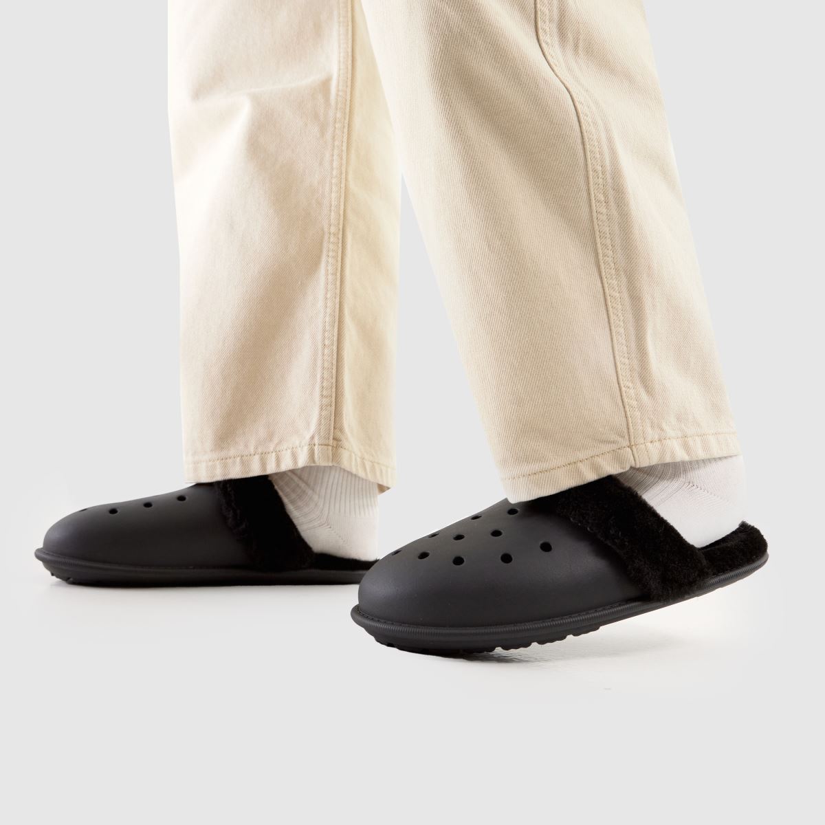 Crocs Classic Fuzz in Black Crocs Classic Fuzz 8