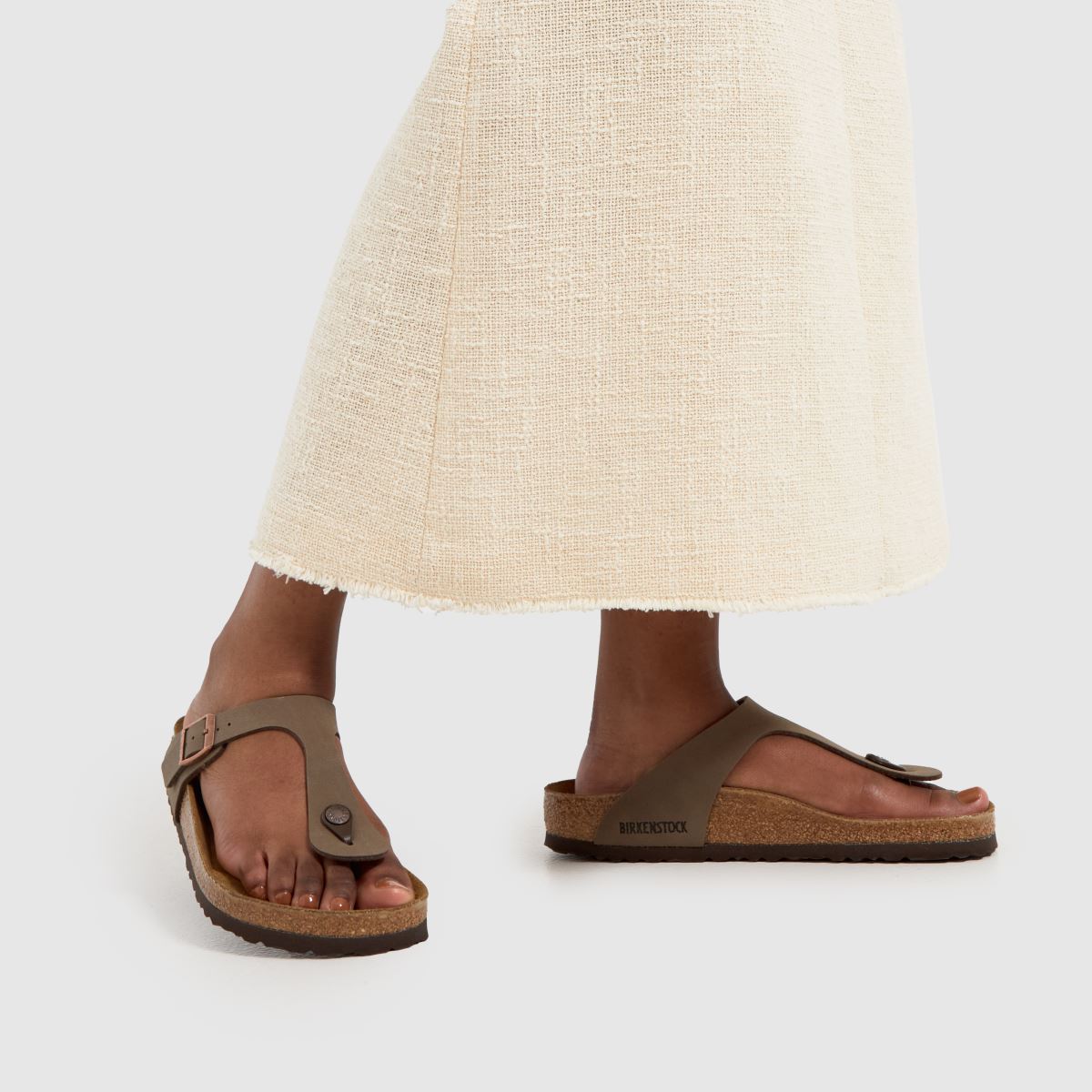 BIRKENSTOCK Gizeh Sandals in Brown