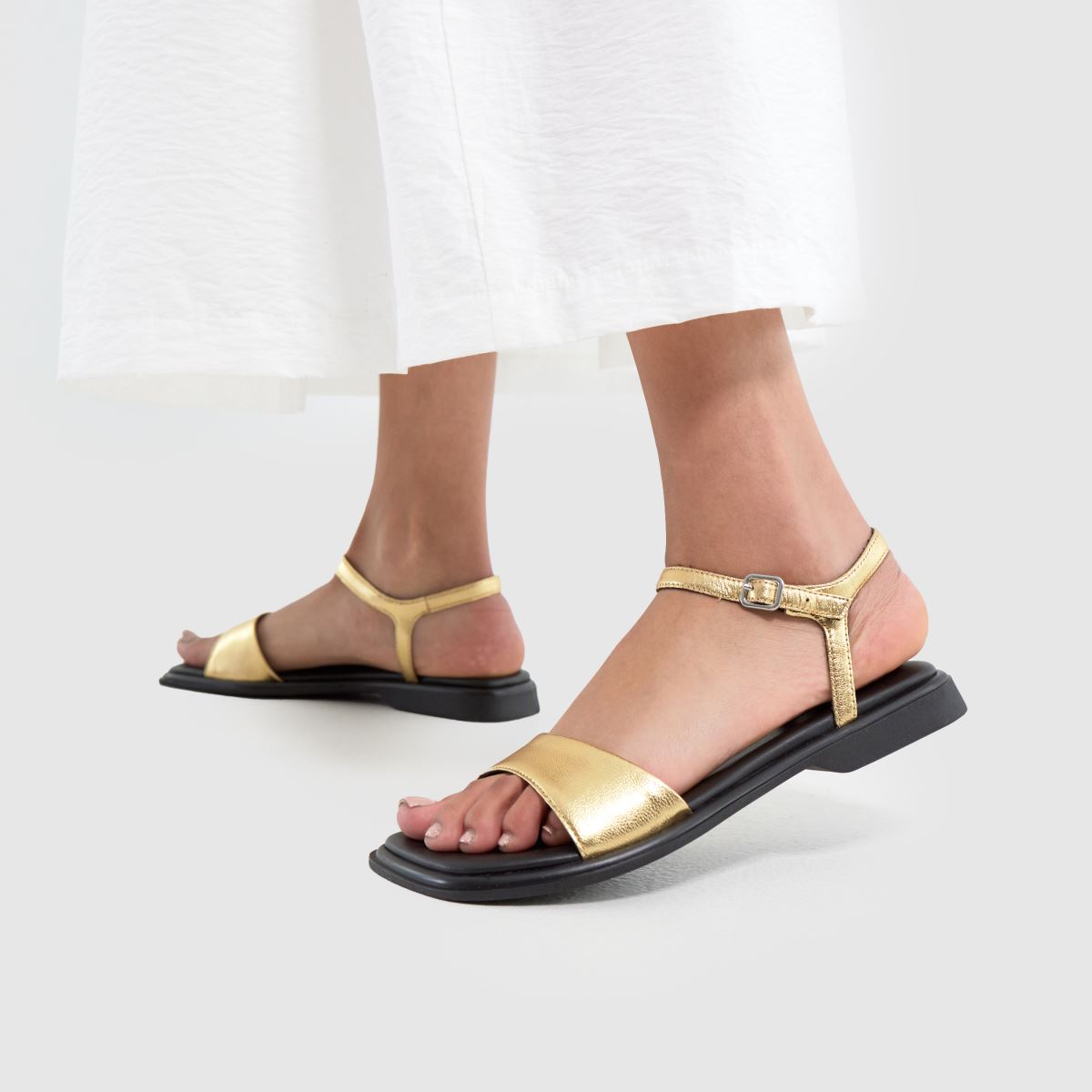 Vagabond Shoemakers Izzy in Gold Vagabond Shoemakers Izzy 8