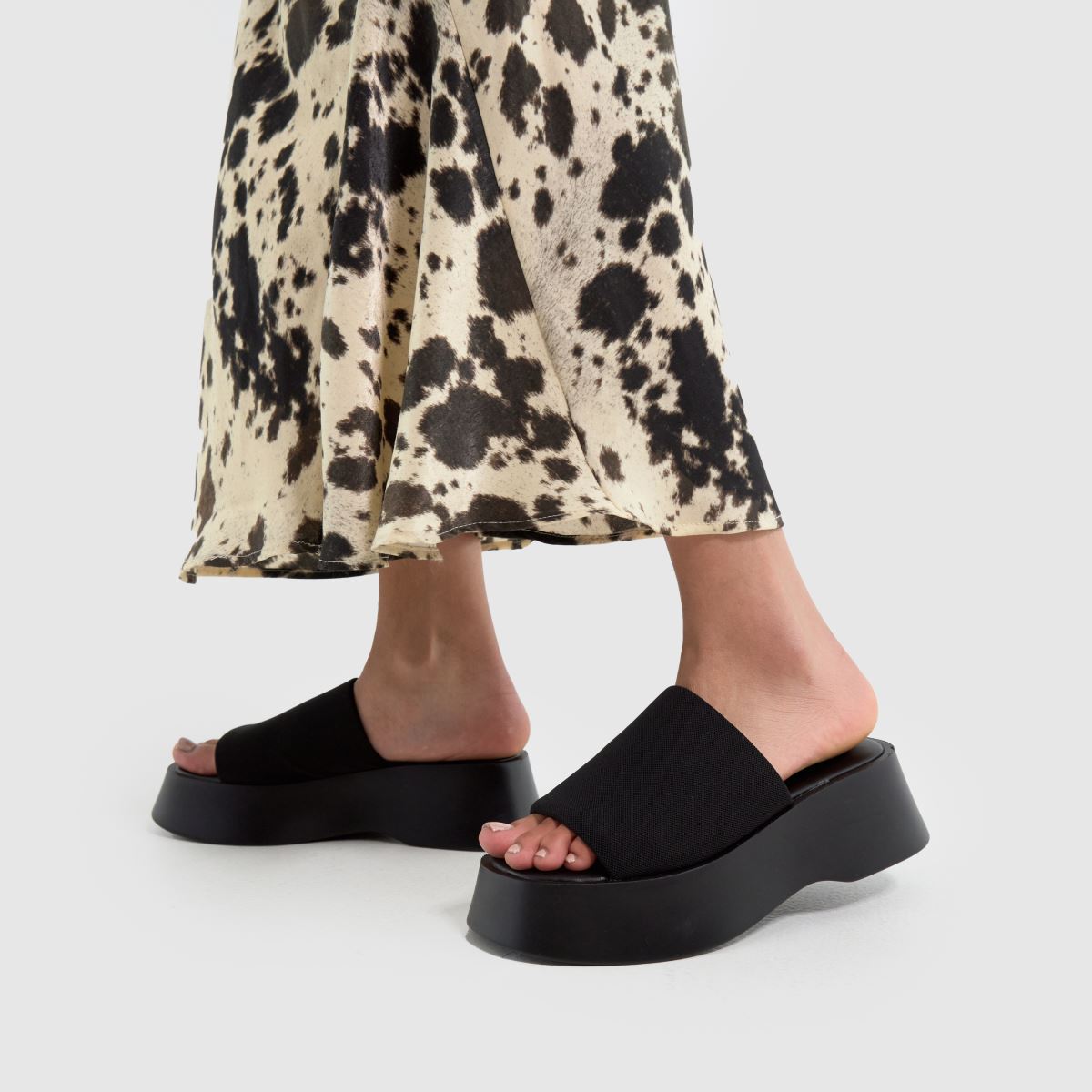 schuh Tash Mule in Black schuh Tash Mule 8