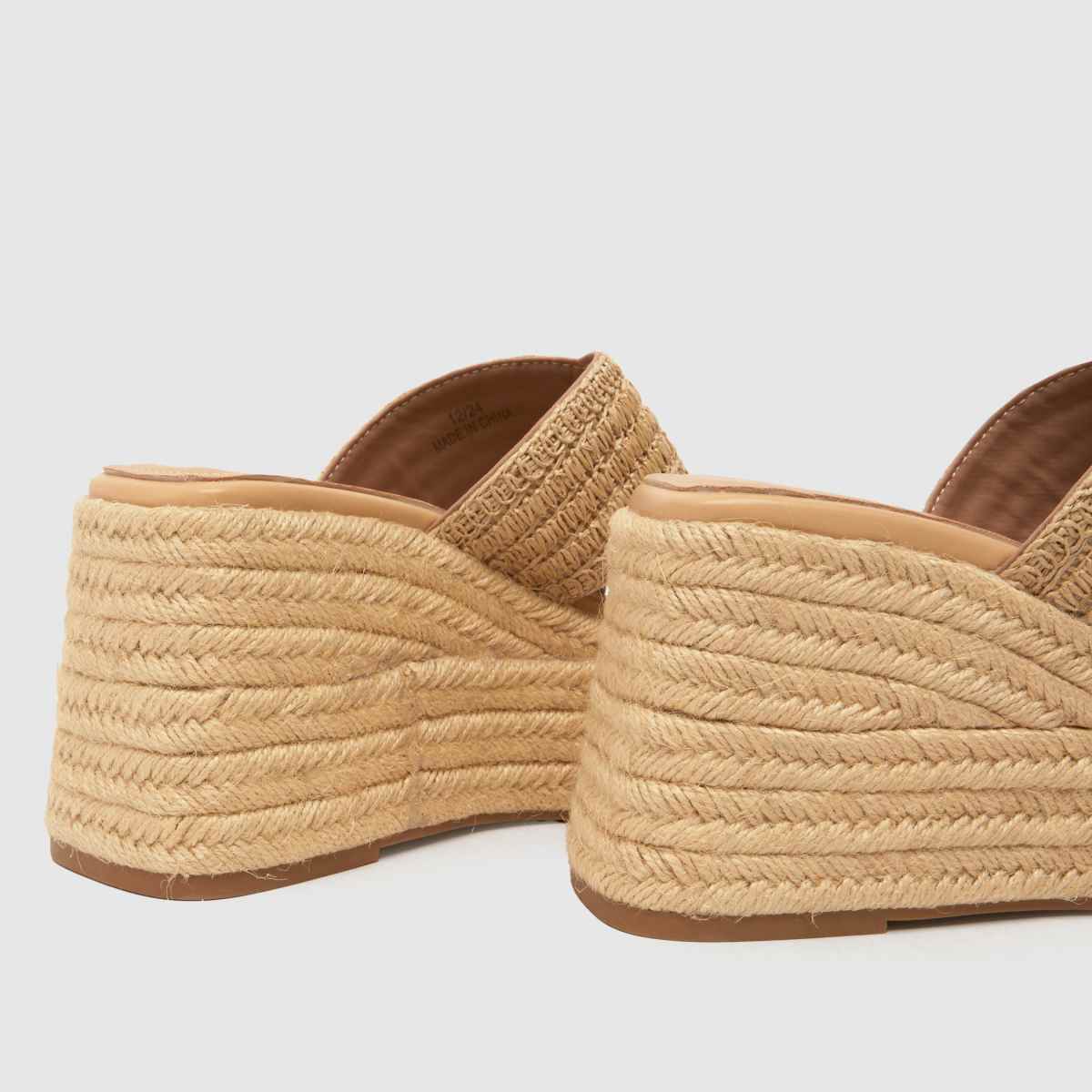 schuh Valeta Wedge in Natural