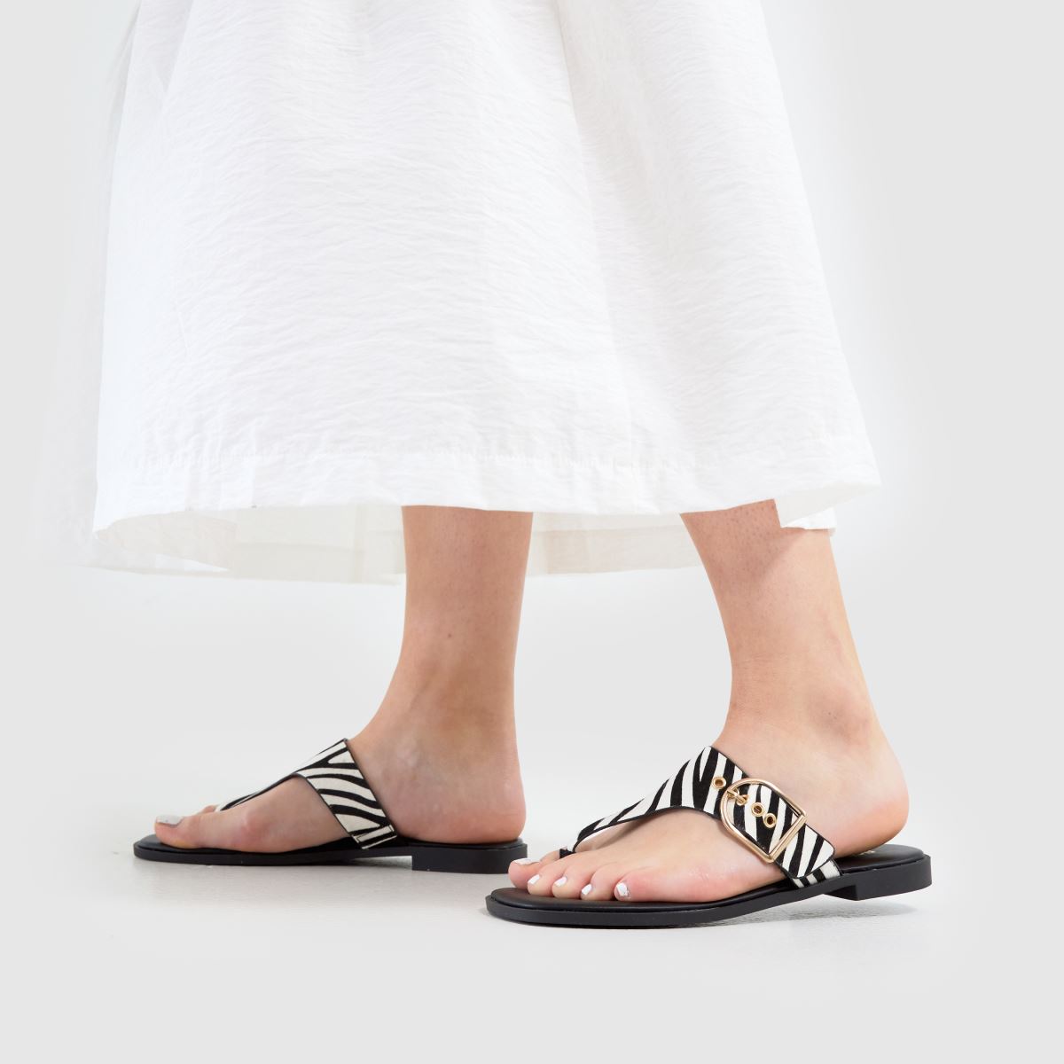 schuh Teena Buckle Toe Post in White & Black schuh Teena Buckle Toe Post 8