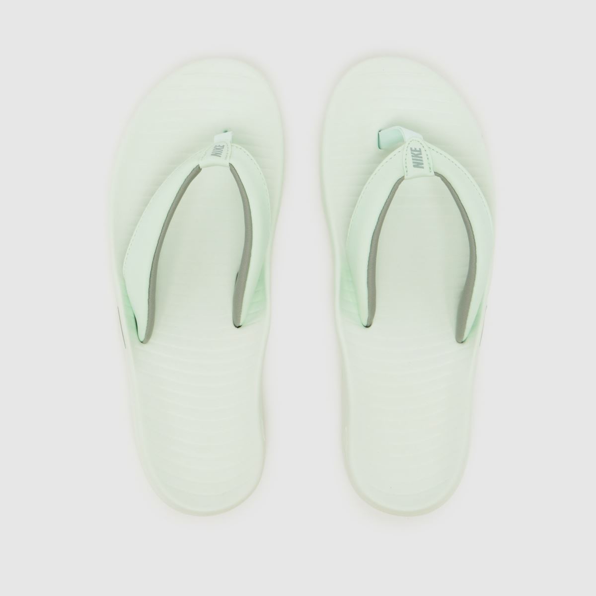 Nike Marina in Light Green Nike Marina 7