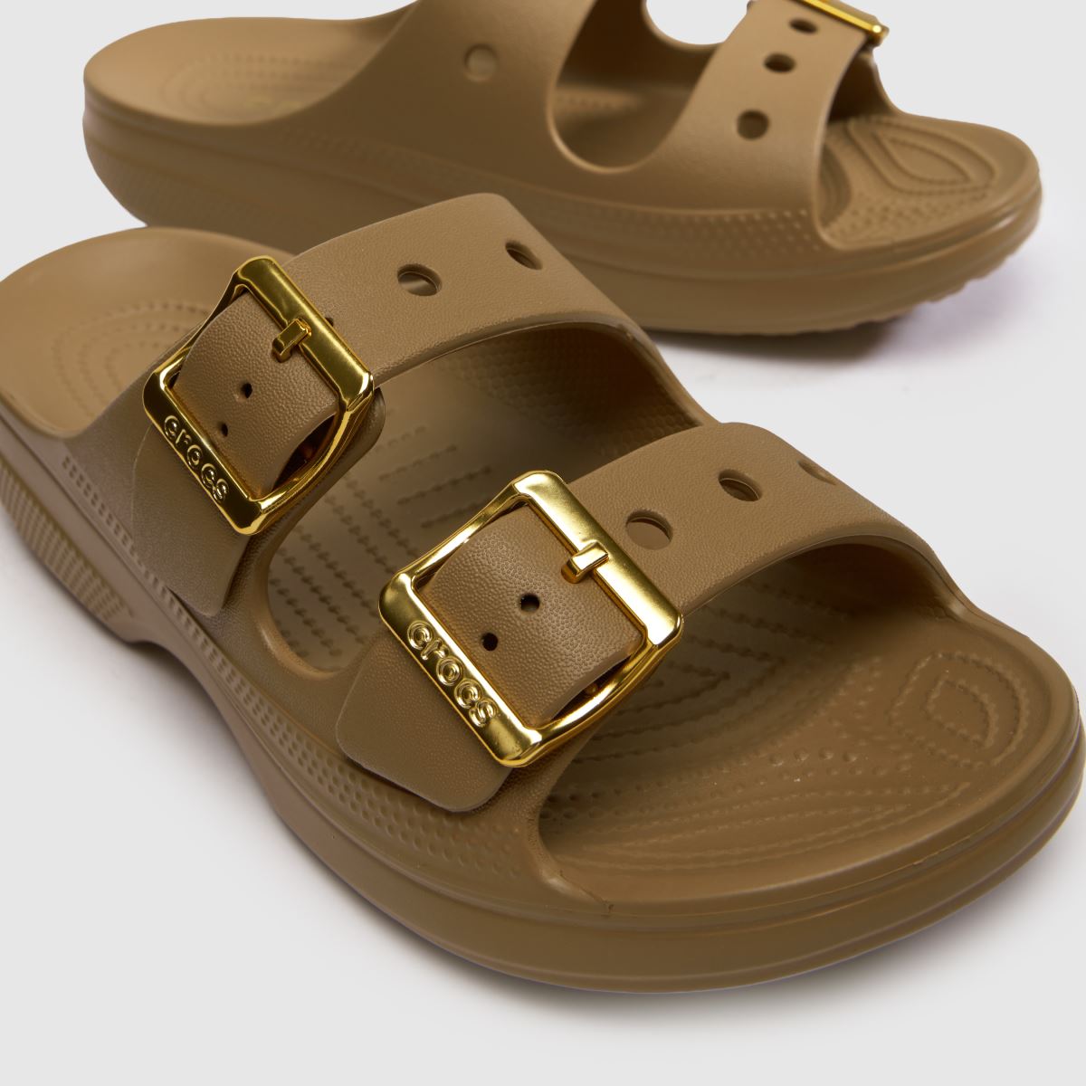Crocs Saturday Metallic Buckle in Tan Crocs Saturday Metallic Buckle 4