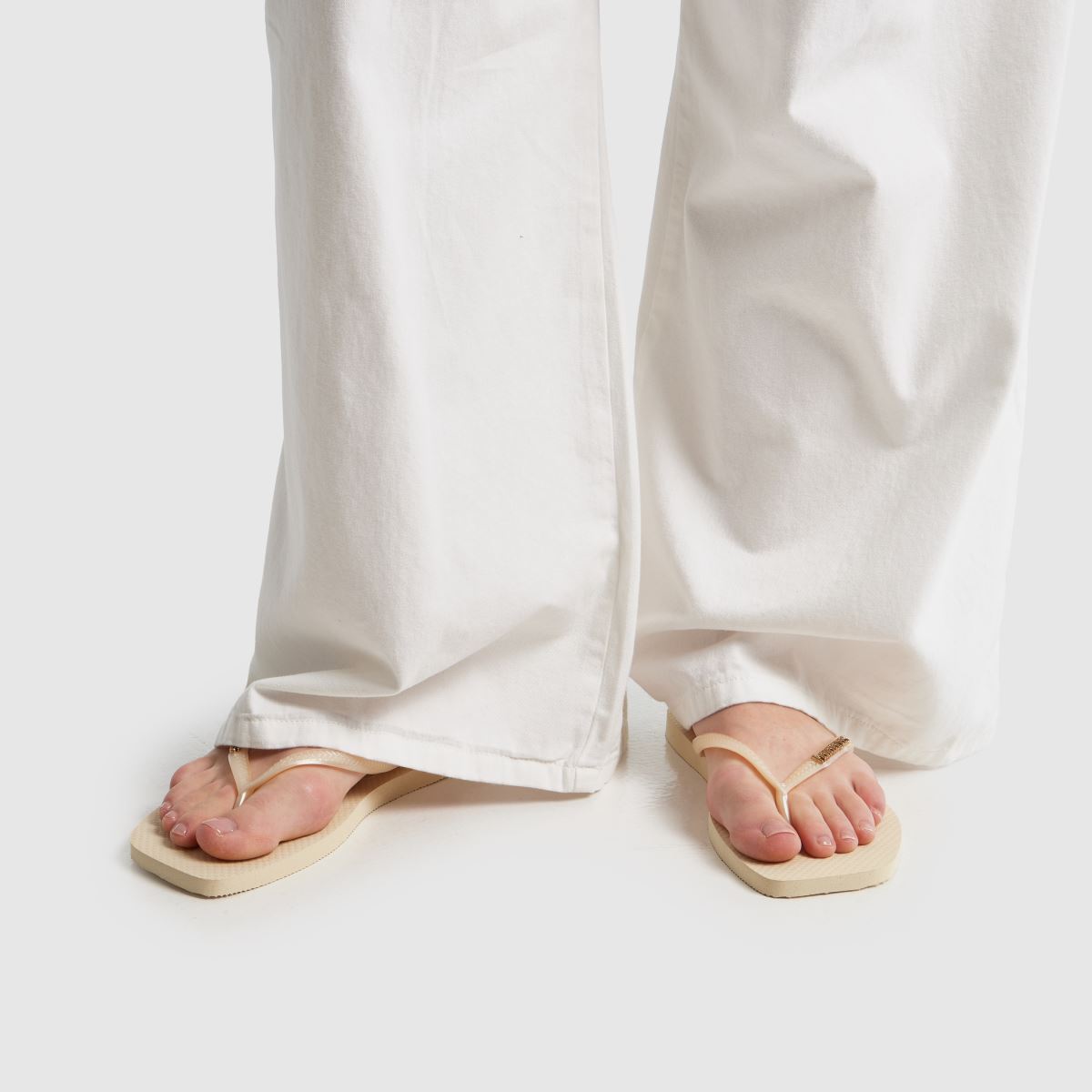 Havaianas Slim Square Logo Metallic in Pale Yellow Havaianas Slim Square Logo Metallic 8