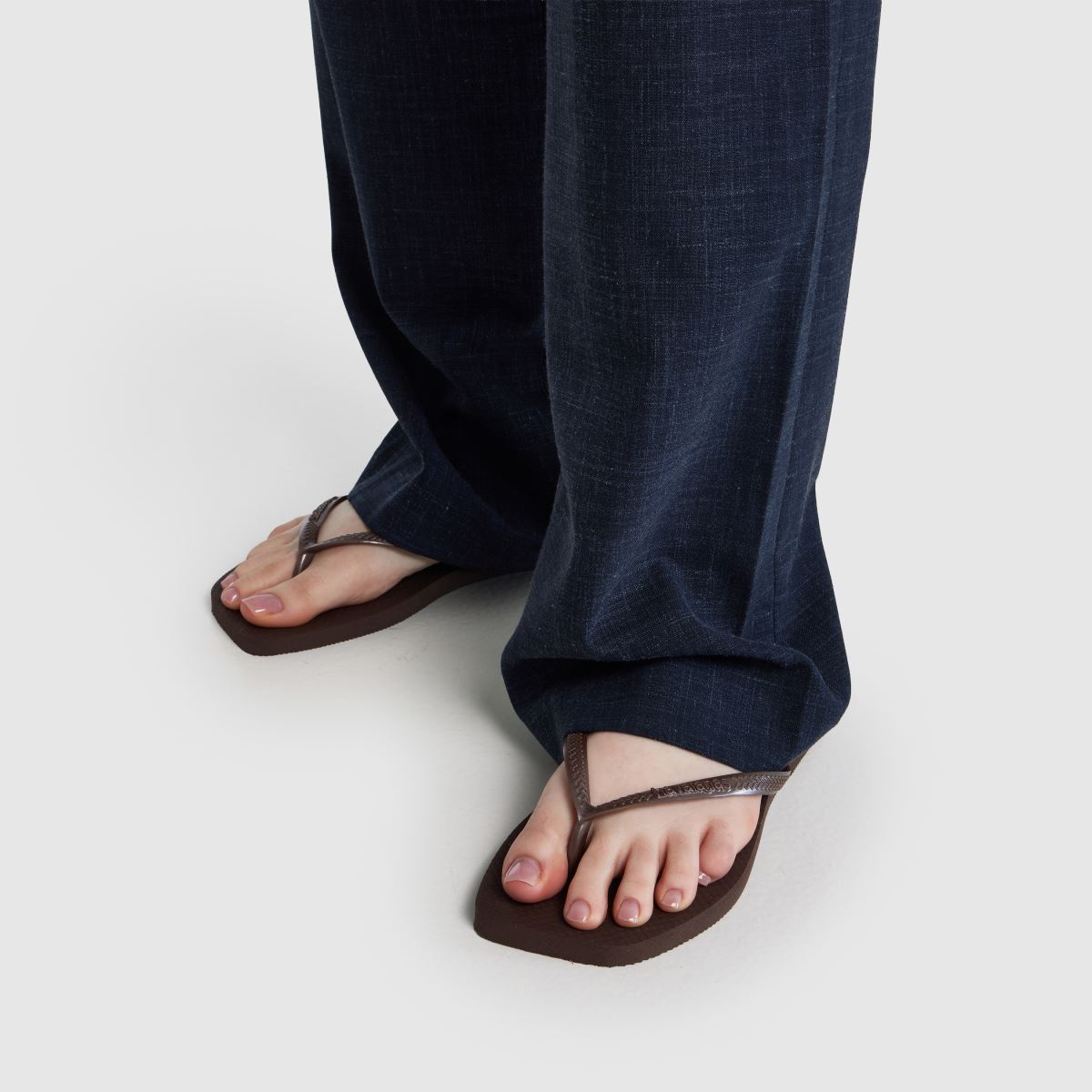 Havaianas Slim Square Flip in Dark Brown Havaianas Slim Square Flip 8