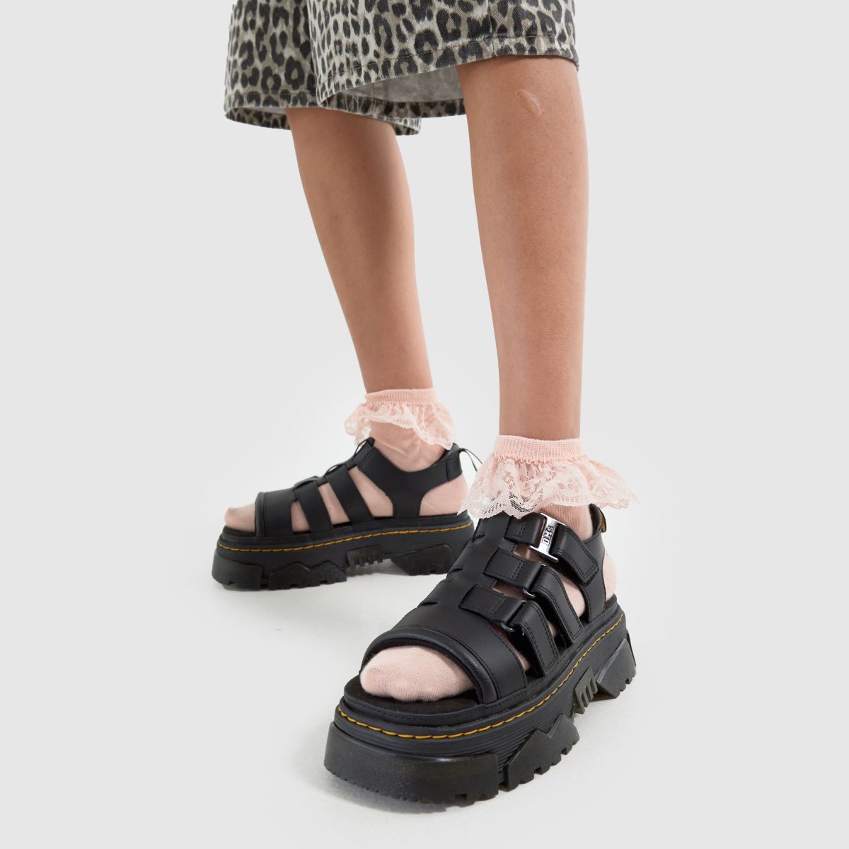 Dr Martens★MATTISON 3 STRAP サンダル★厚底★BLACK Mattison 3 Strap sandals in Black | Dr. Martens