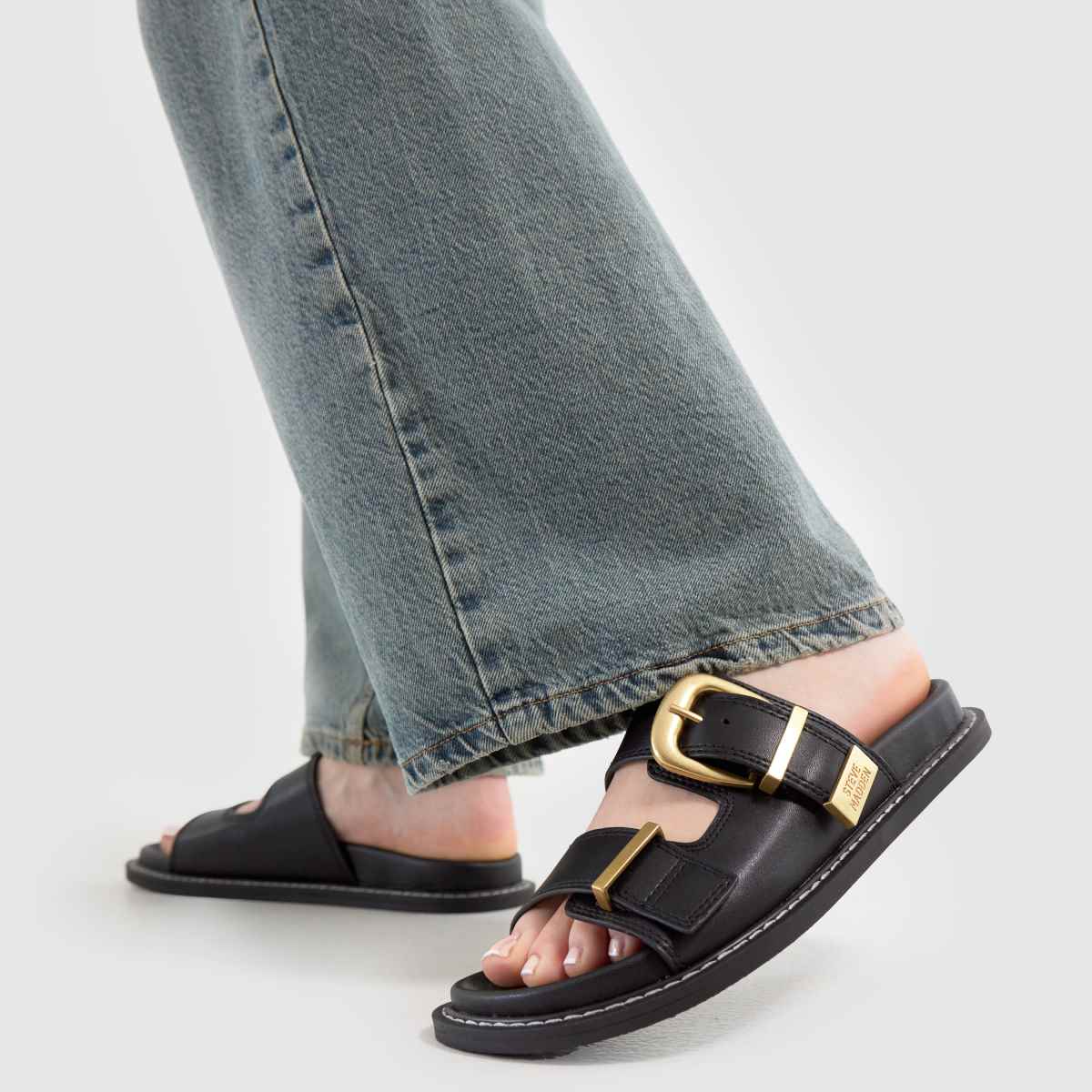 Steve Madden Arch-E in Black