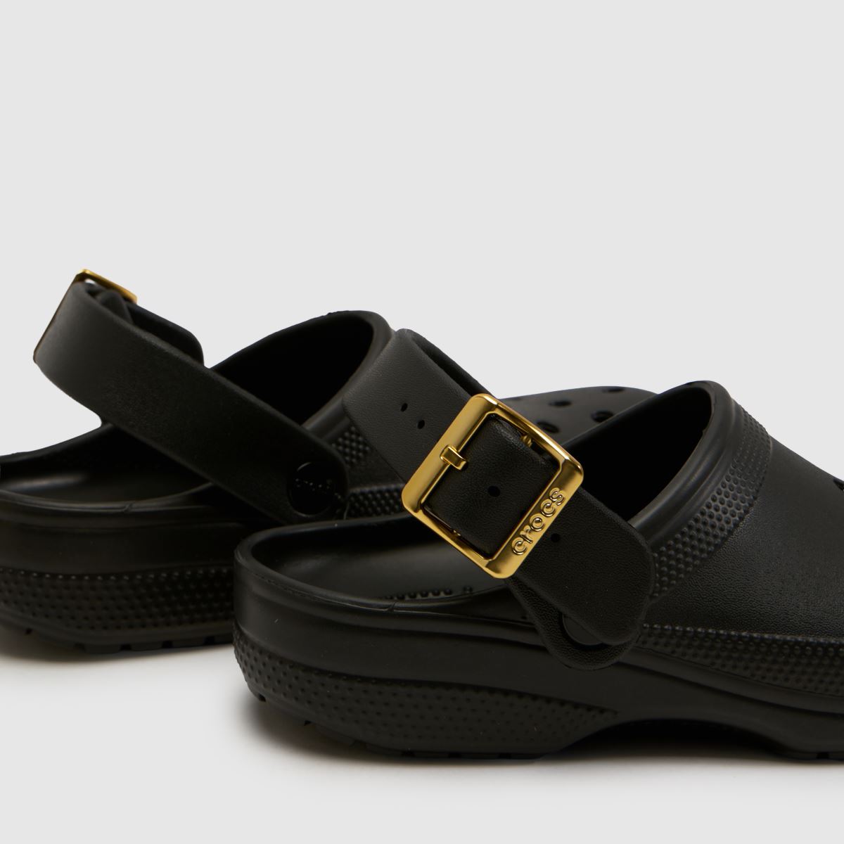 Crocs Classic Metallic Buckle in Black Crocs Classic Metallic Buckle 4