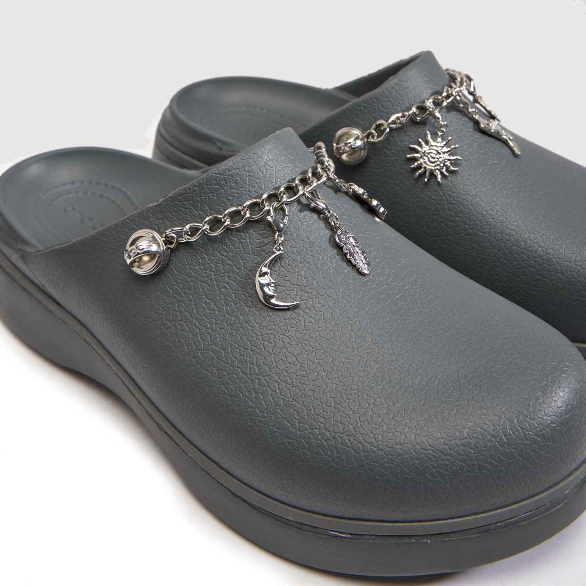Crocs Dylan Notched Clog in Dark Grey Crocs Dylan Notched Clog 4