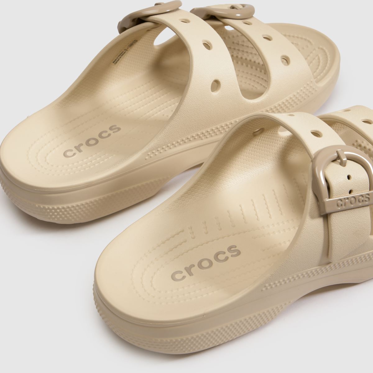 Crocs Saturday Enamel Buckle in Beige Crocs Saturday Enamel Buckle 7