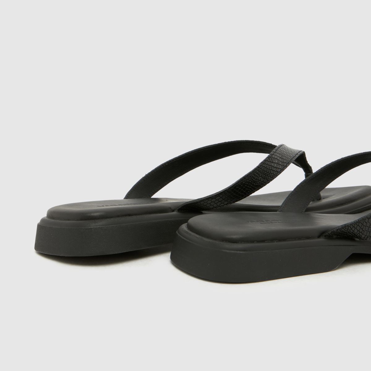 Vagabond Shoemakers Izzy Flip Flop in Black Vagabond Shoemakers Izzy Flip Flop 7