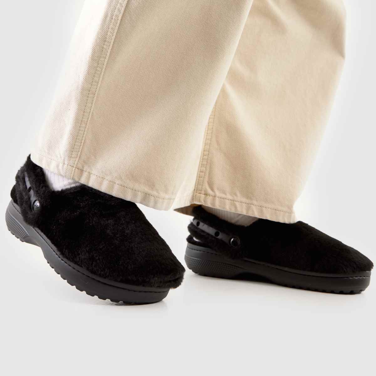 Crocs Classic Unfurgettable Clog in Black Crocs Classic Unfurgettable Clog 8