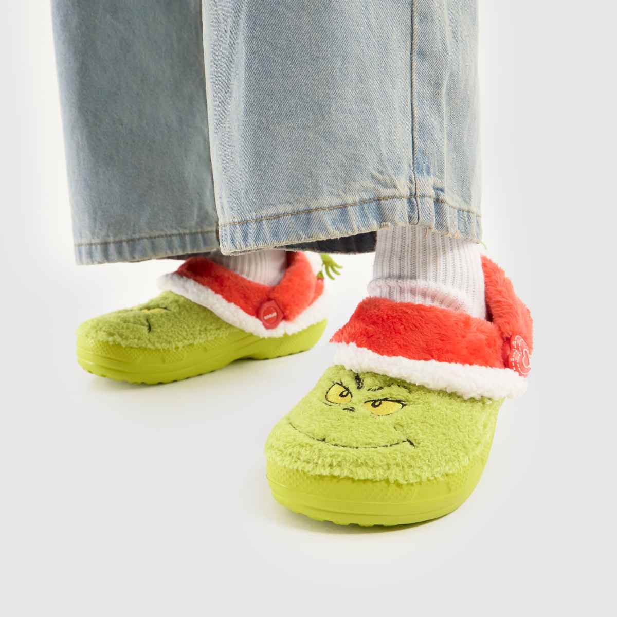 Crocs x The Grinch Classic Clog in Multi Crocs x The Grinch Classic Clog 8