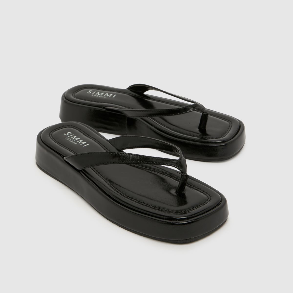 SIMMI Kimmie Platform Flip in Black SIMMI Kimmie Platform Flip 4