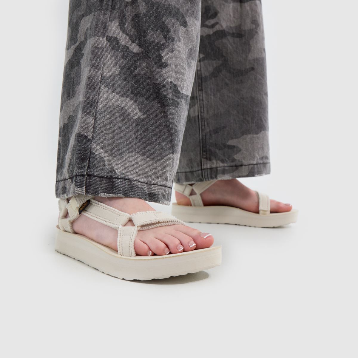 Teva Midform Universal Canvas in Beige