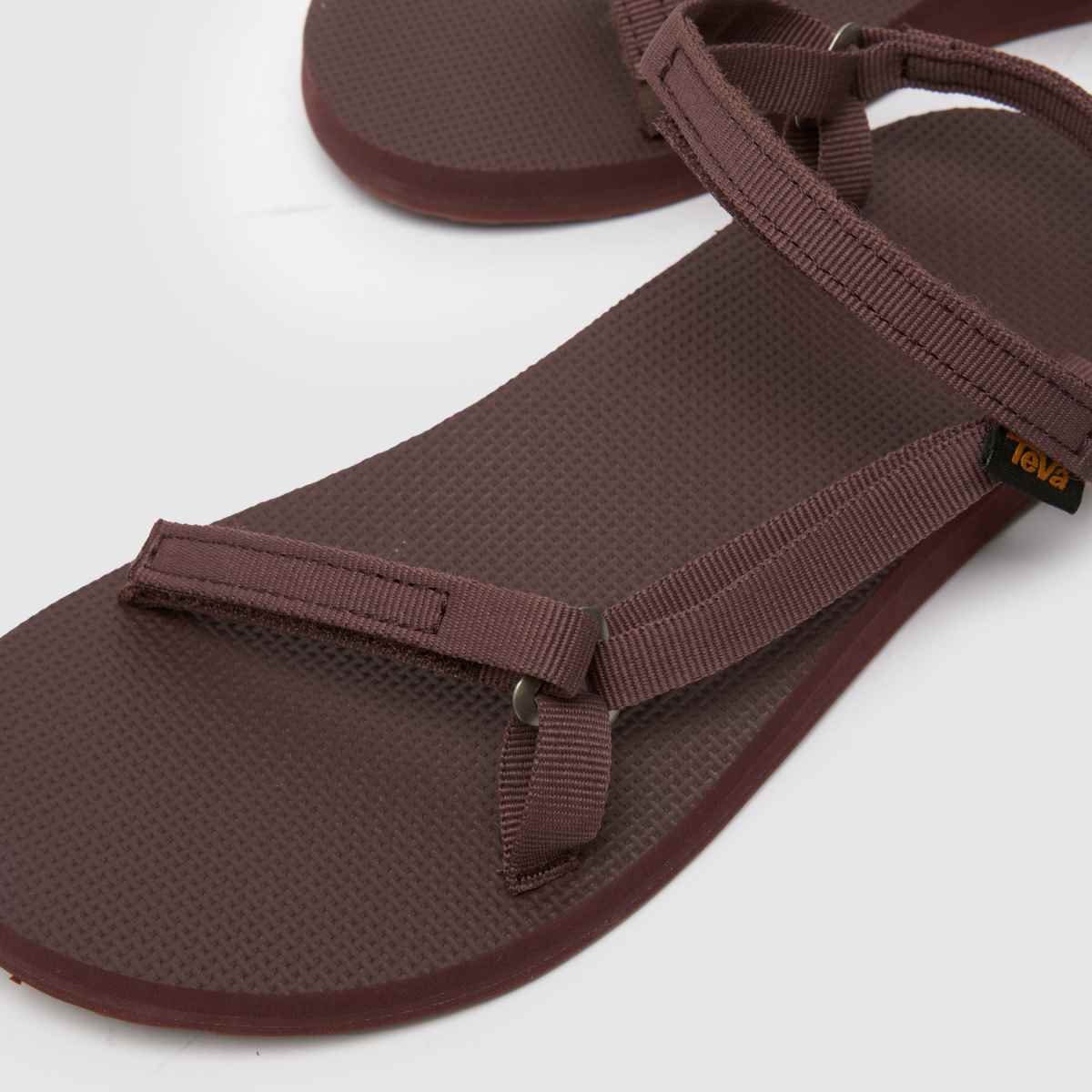Teva Original Universal Slim in Burgundy Teva Original Universal Slim 7