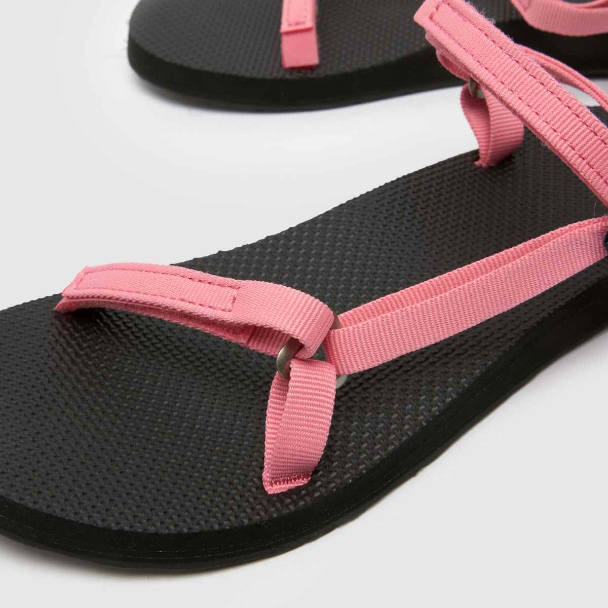 Teva Original Universal Slim in Pink Teva Original Universal Slim 7