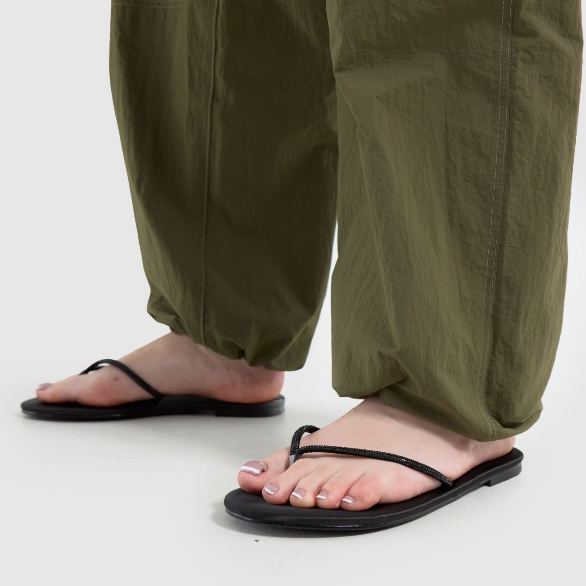 SIMMI Ersil Diamante Flip Flop in Black SIMMI Ersil Diamante Flip Flop 8
