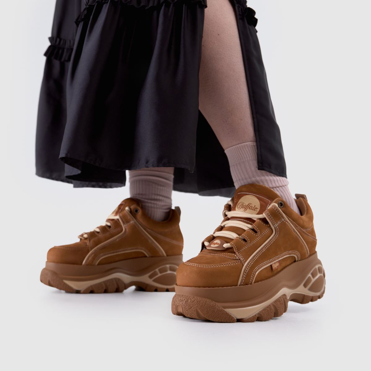 Buffalo London Classic Low in Tan Buffalo London Classic Low 8