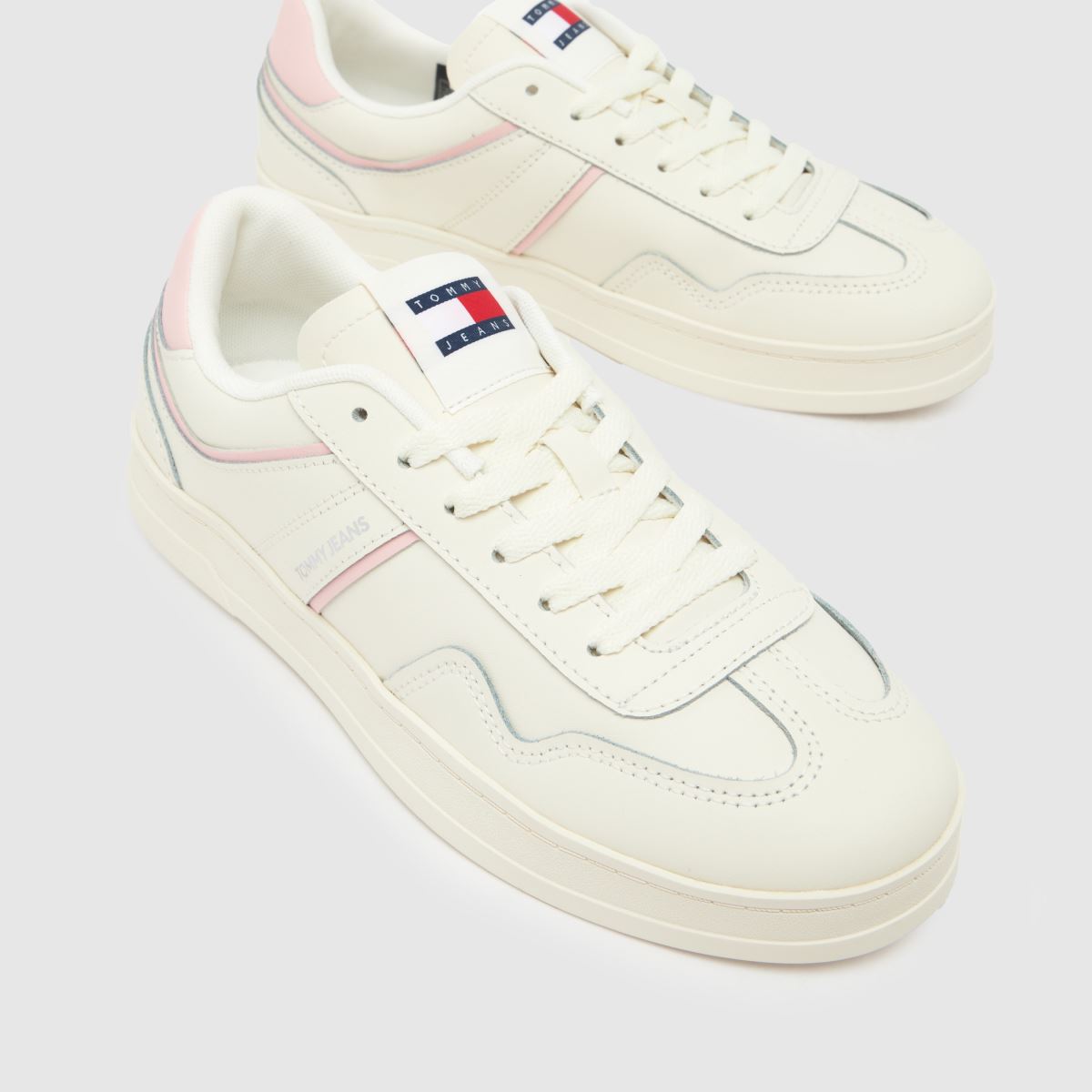 TOMMY JEANS Greenwich in White & Pink TOMMY JEANS Greenwich 4