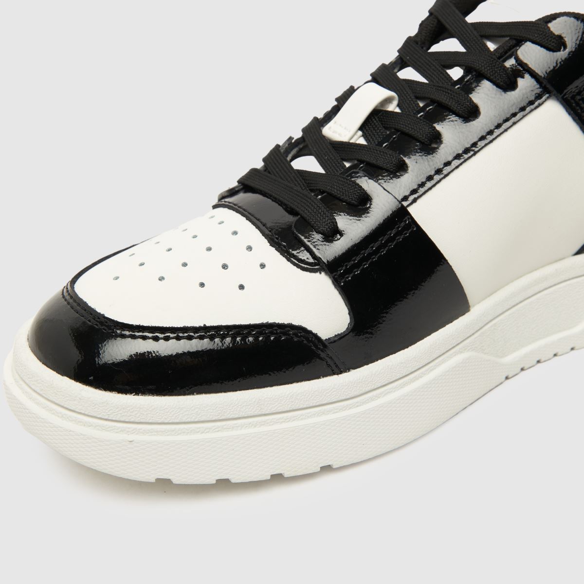 Tommy Jeans The Brooklyn Trainers in Black & White Tommy Jeans The Brooklyn Trainers in Black & White