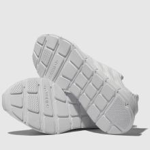 white adidas swift run women's