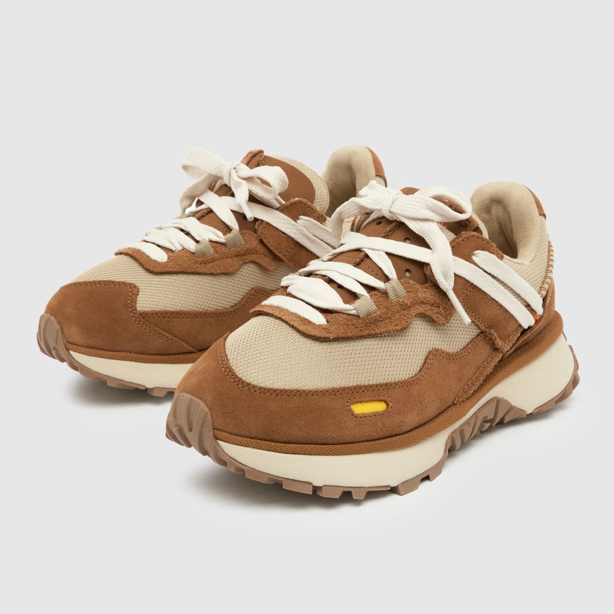 本日限定価格 UGG RetroFi Lowスニーカー Chestnut 本日限定価格 UGG RetroFi Lowスニーカー Chestnut - メルカリ