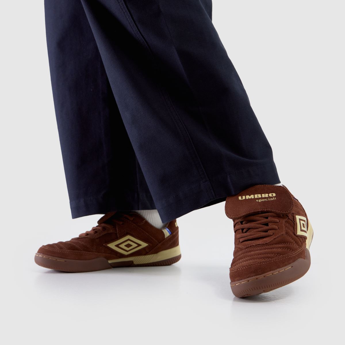 UMBRO Speciali TR in Brown Multi UMBRO Speciali TR 8