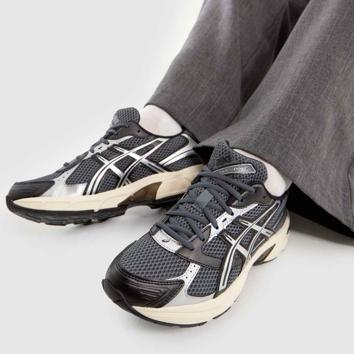 ASICS GEL-1130 in Black & Silver ASICS GEL-1130 8