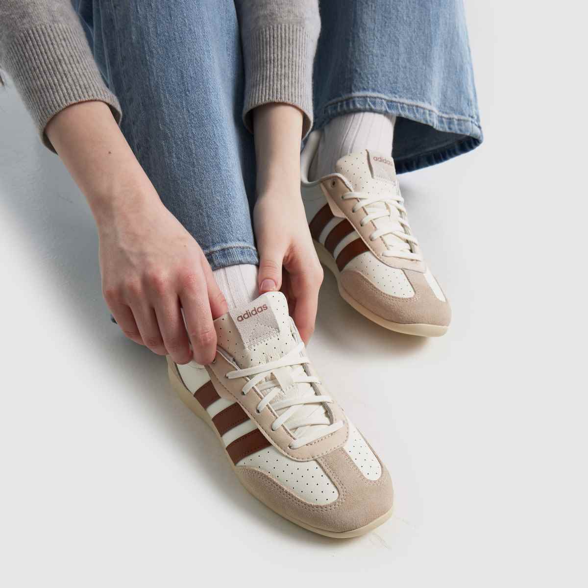 adidas Barreda Lo in White & Brown adidas Barreda Lo 8