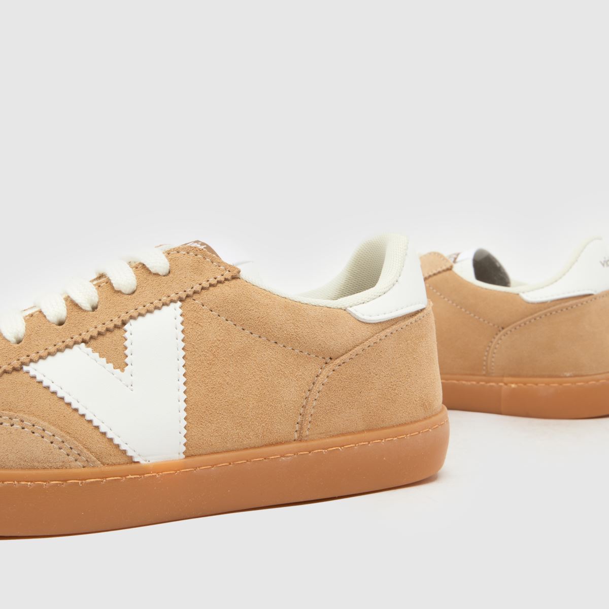 victoria Berlín Serraje Retro in Beige victoria Berlín Serraje Retro 7