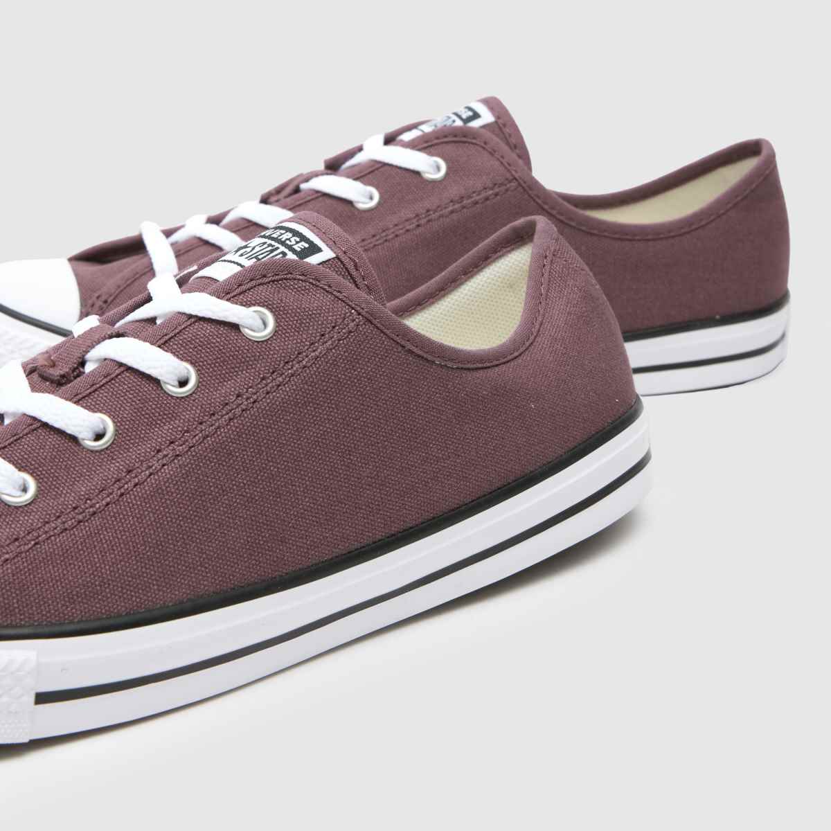 converse chuck taylor dainty sneaker