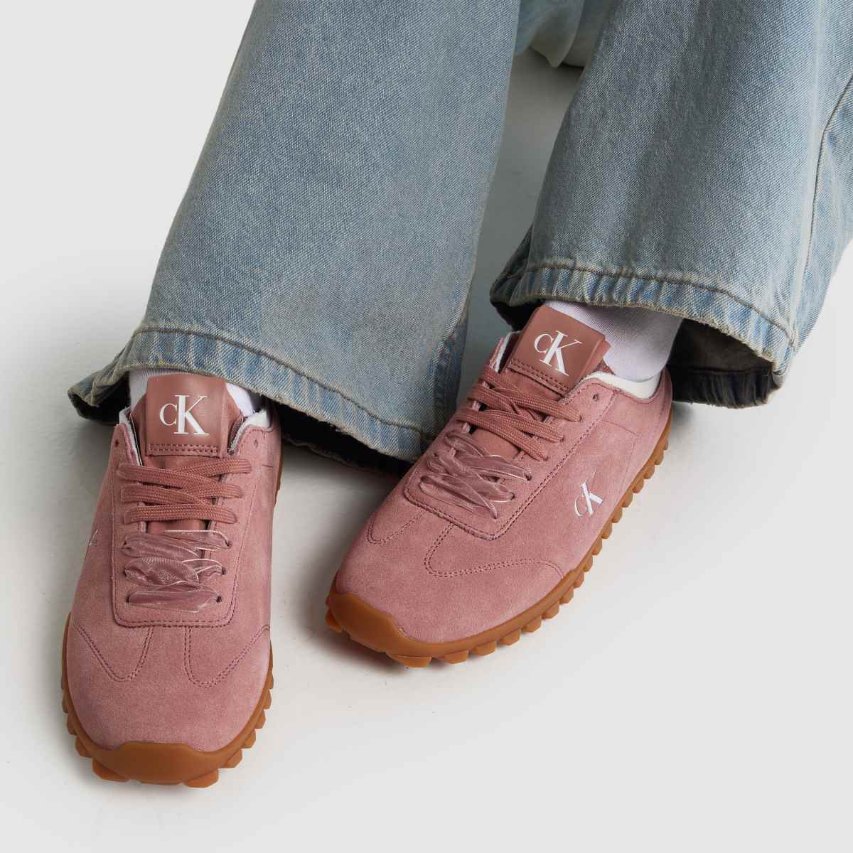 CALVIN KLEIN Low Profile Run in Pale Pink CALVIN KLEIN Low Profile Run 8