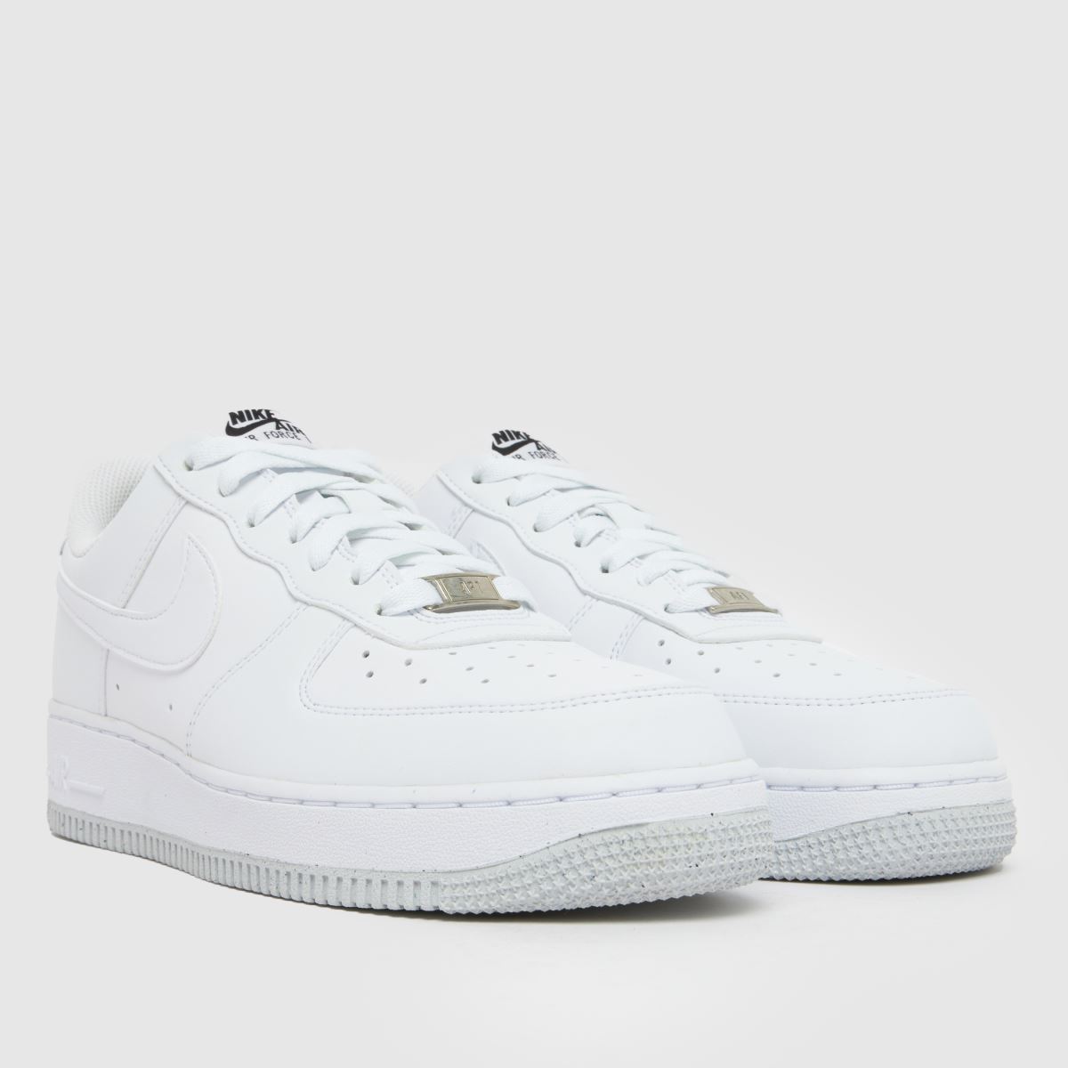 Nike Air Force 1 in White Nike Air Force 1 3
