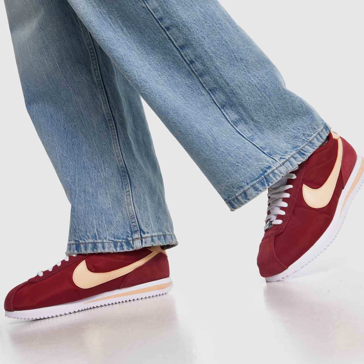 Nike Cortez in Red Nike Cortez 8