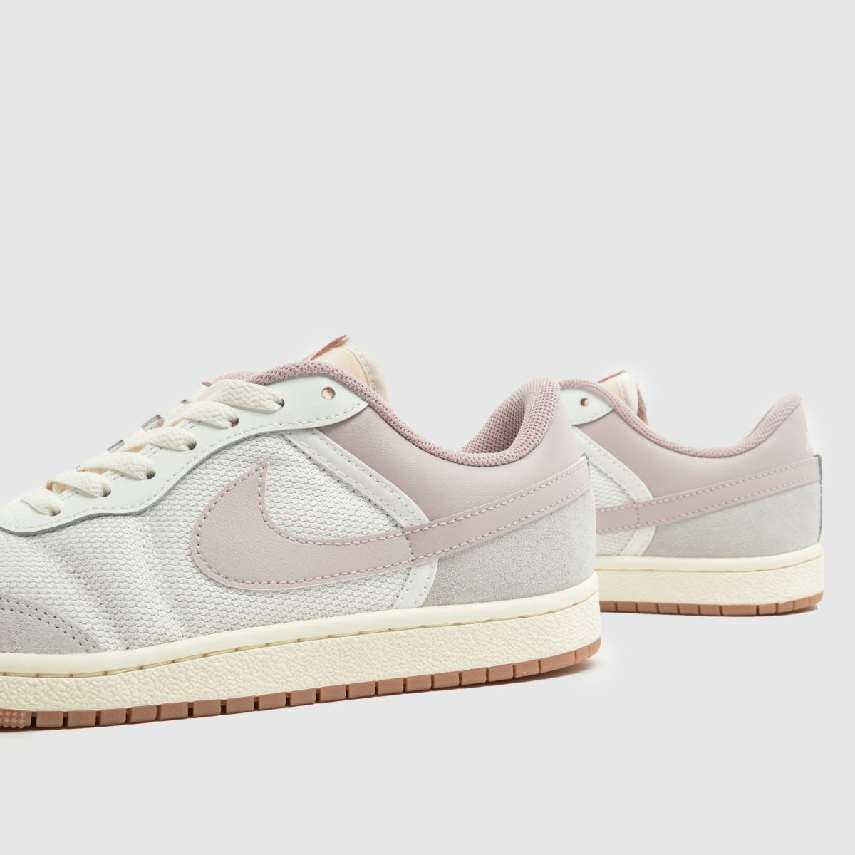 Nike Jordan Skyline Low in White & Pink Nike Jordan Skyline Low 7
