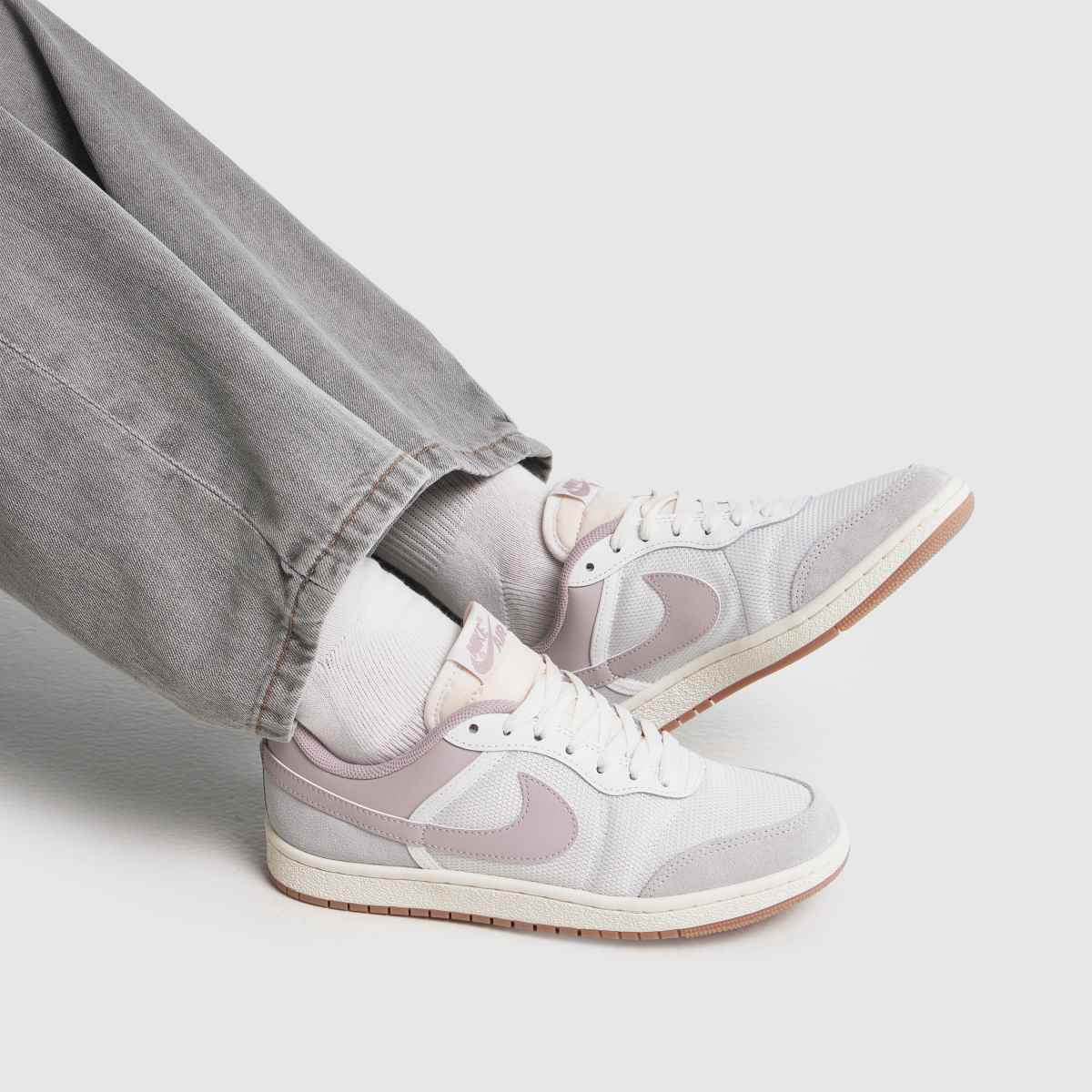 Nike Jordan Skyline Low in White & Pink Nike Jordan Skyline Low 8