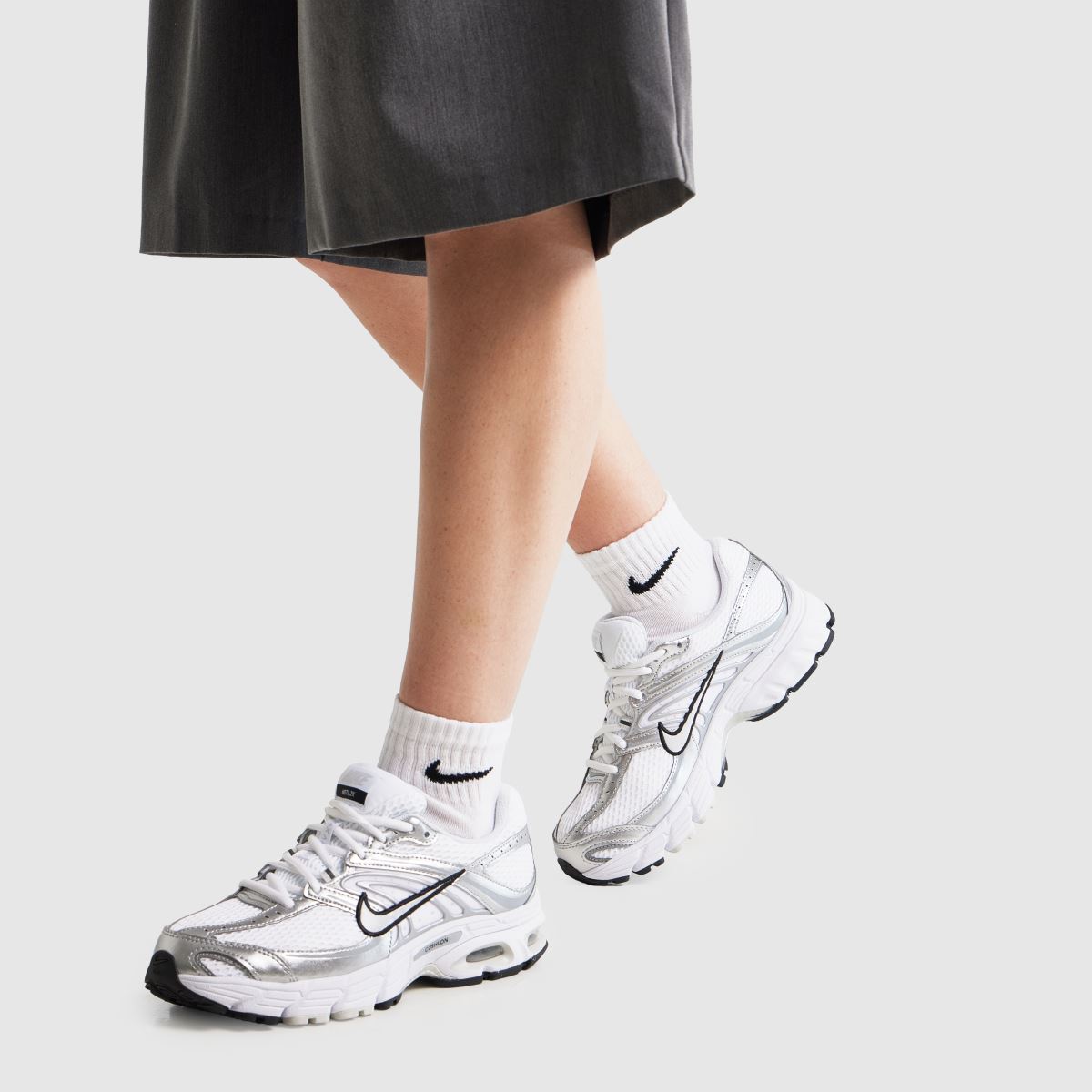 Nike Air Max Moto 2K in White & Silver Nike Air Max Moto 2K 8