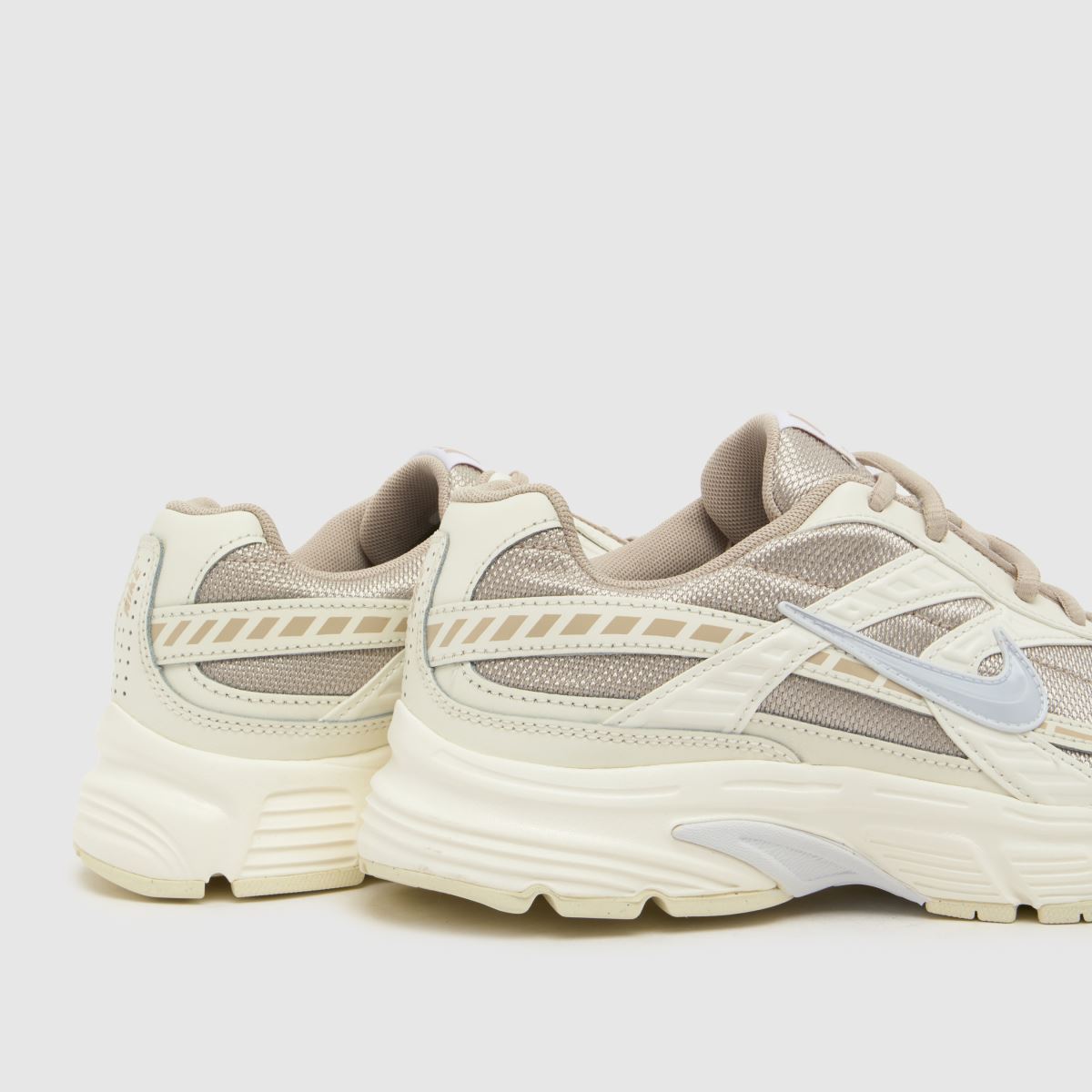 Nike Initiator in Beige Multi Nike Initiator 7