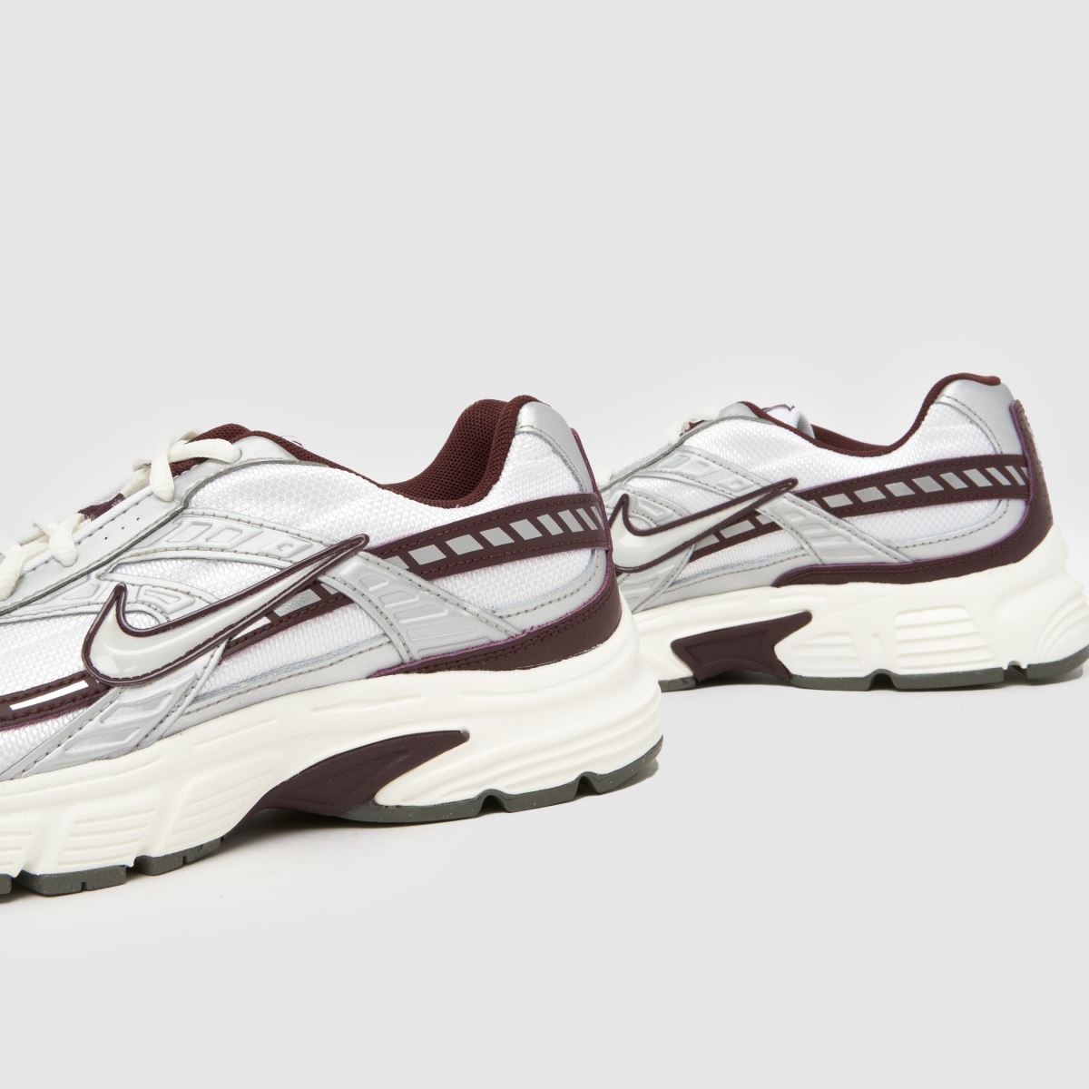 Nike Initiator in White & Burgundy Nike Initiator 7