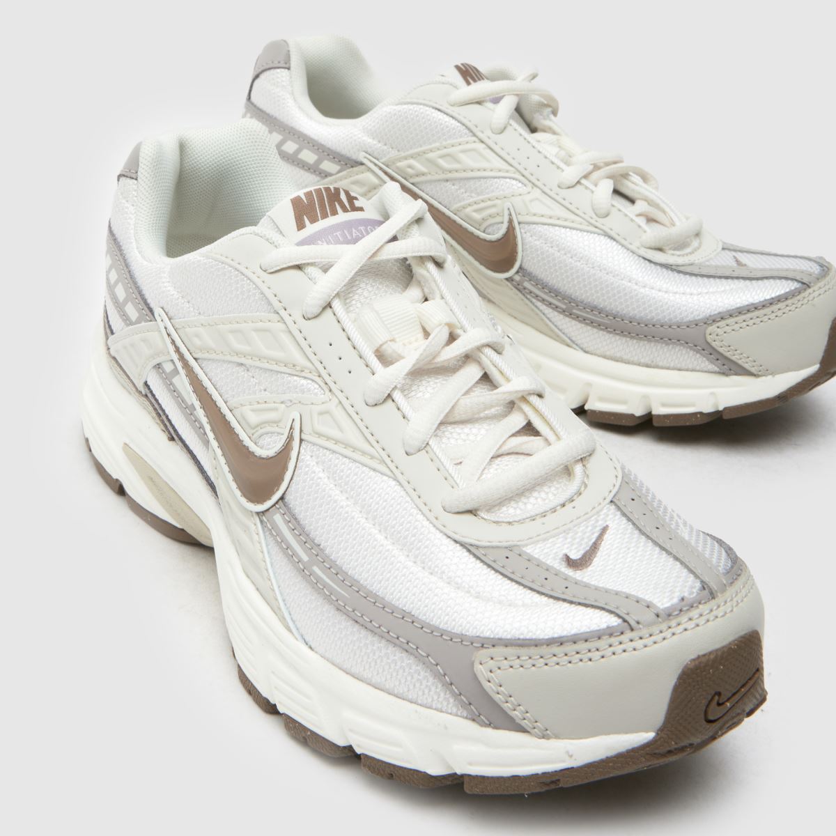 Nike Initiator Trainers in Beige & Brown