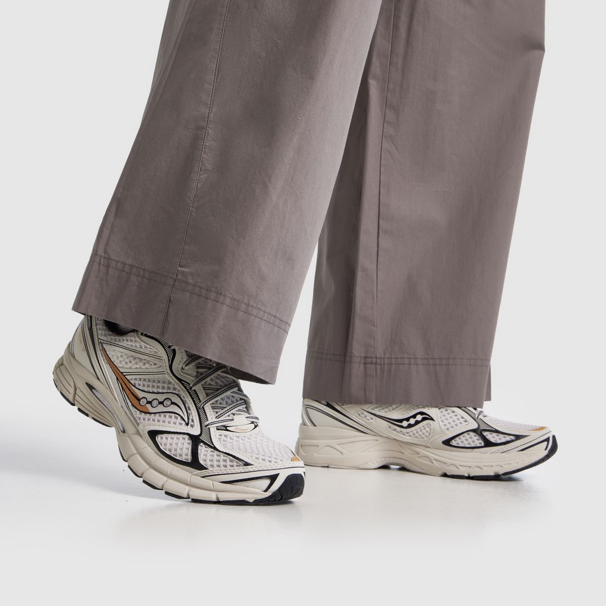 Saucony Guide 7 in Off-White Multi Saucony Guide 7 8