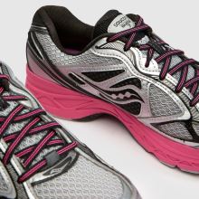 Saucony Guide 7 in Black & pink Saucony Guide 7,3 of 4