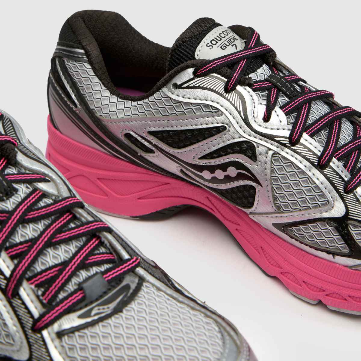 Saucony Guide 7 in Black & pink Saucony Guide 7 4