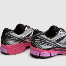 Saucony Guide 7 in Black & pink Saucony Guide 7,4 of 4
