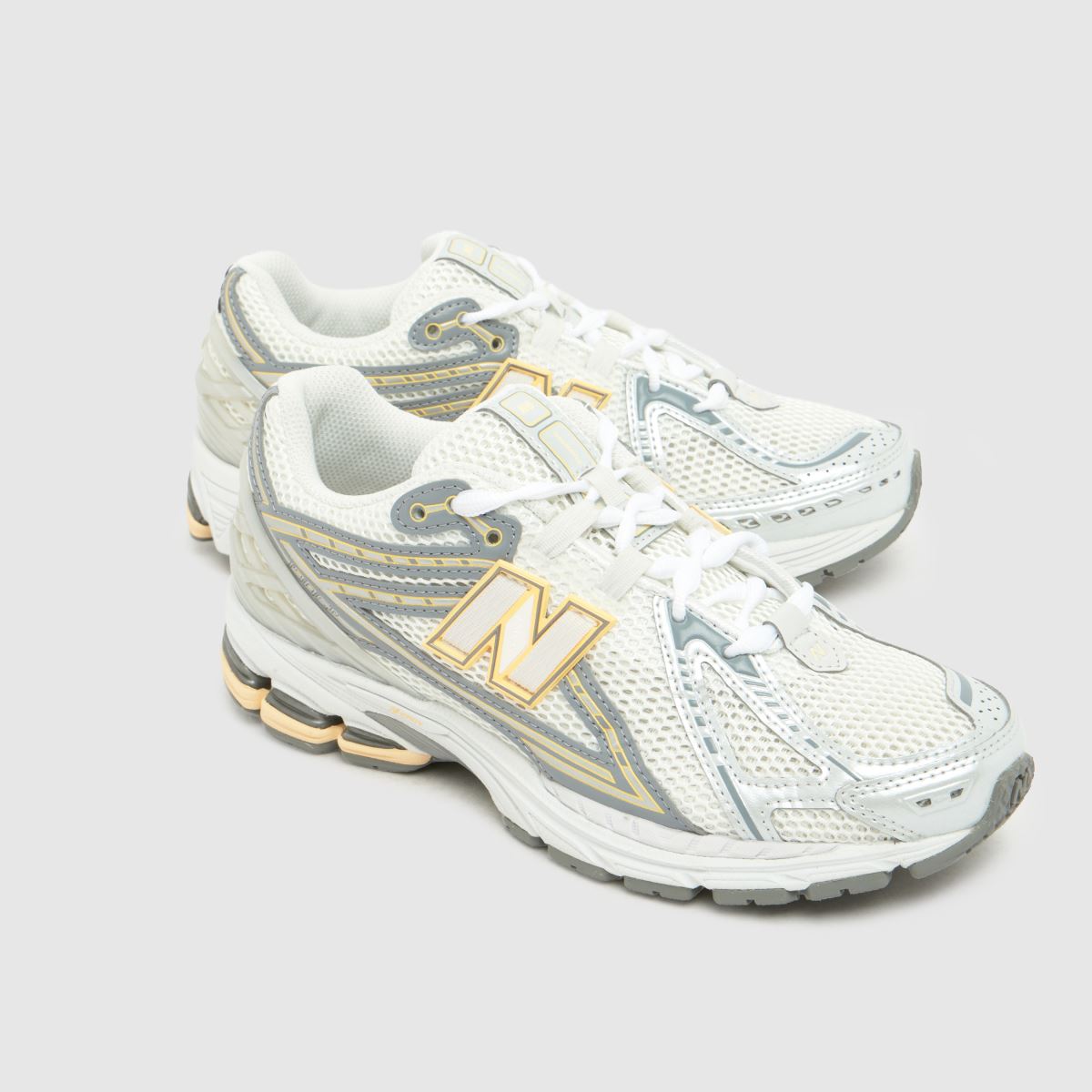 New Balance 1906 in Silver Multi New Balance 1906 4